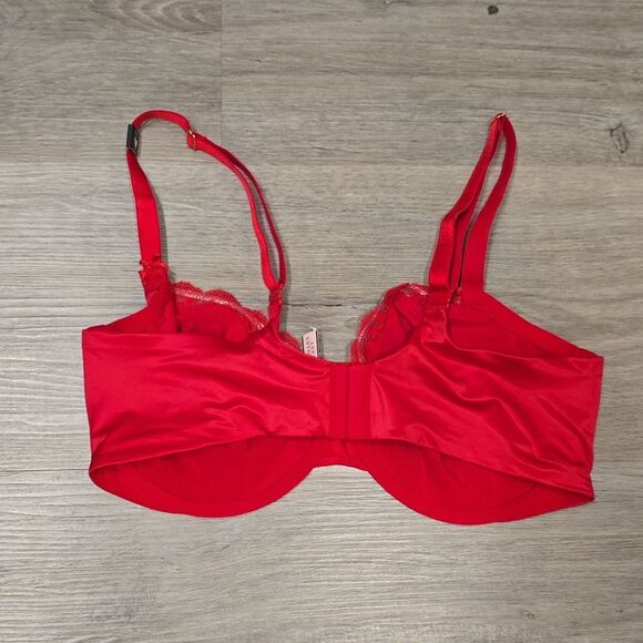 Victoria's Secret Dream Angels Unlined Crystal V Logo Balconet Lace Trim Bra - Picture 4 of 4